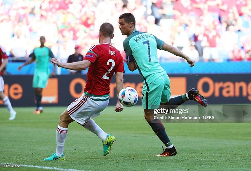 Antoine Griezmann trong trận đấu quan trọng tại EURO 2016.