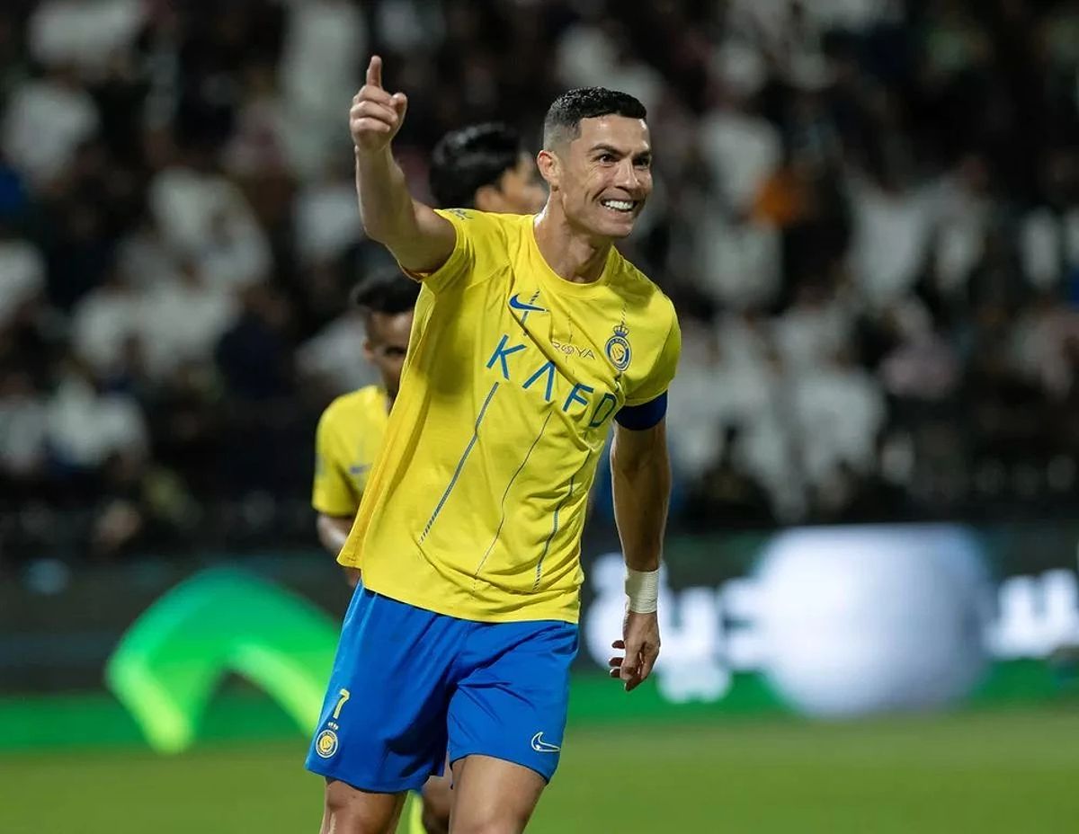 Cristiano Ronaldo ghi bàn cho Al Nassr