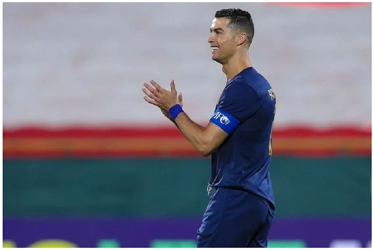 Cristiano Ronaldo hội quân cùng tuyển Bồ Đào Nha