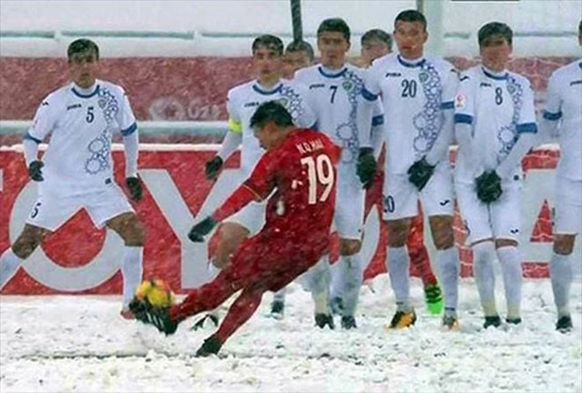 Siêu phẩm 'Cầu vồng tuyết' của Quang Hải