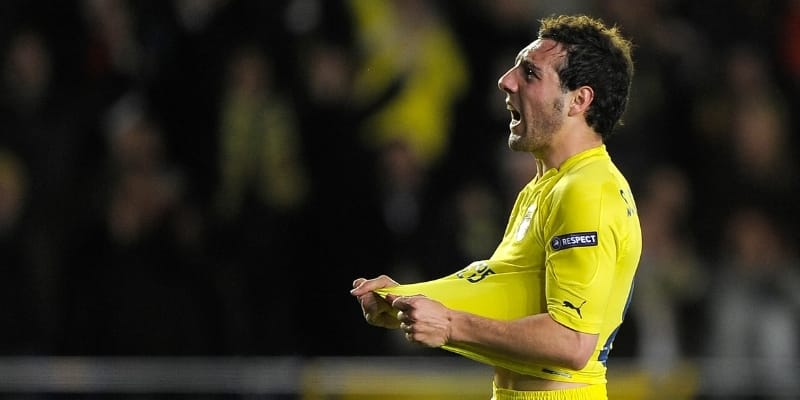 Santi Cazorla thi đấu cho Villarreal